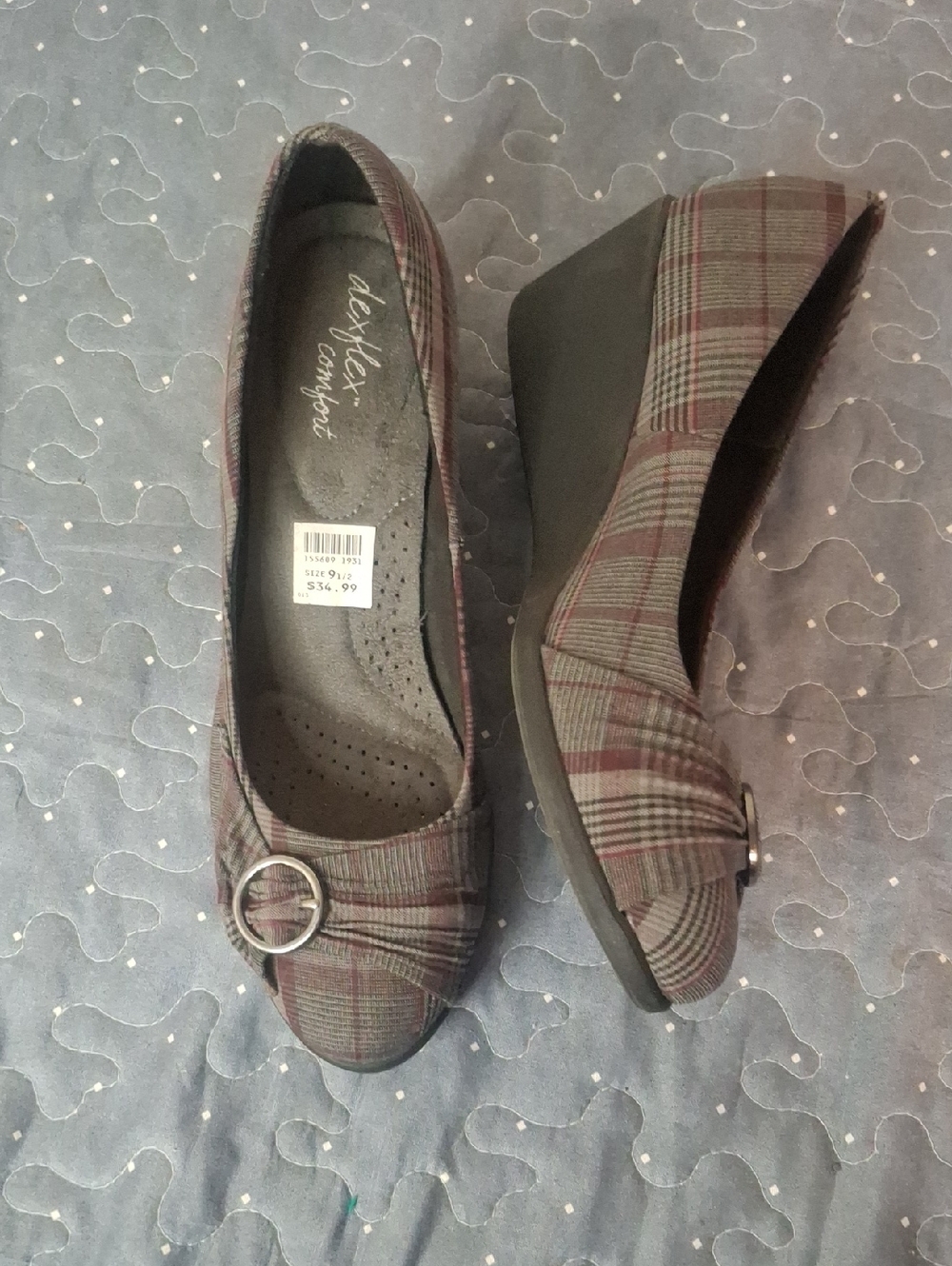 dexflex comfort Plaid Wedge Shoes size 9.5